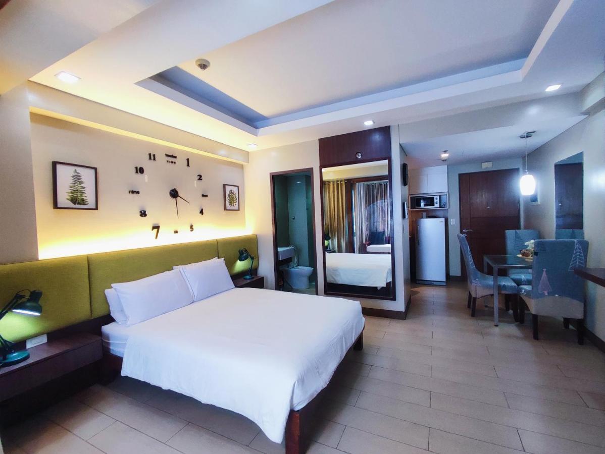 Two Palmtree Villas Newport Boulevard Near Naia 3 Pasay City Manila Exterior foto
