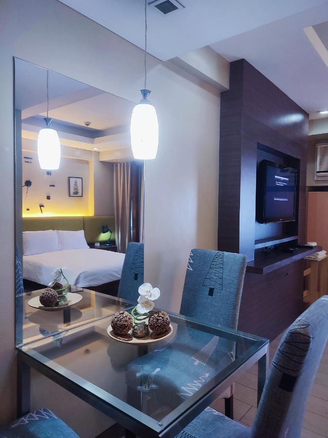 Two Palmtree Villas Newport Boulevard Near Naia 3 Pasay City Manila Exterior foto